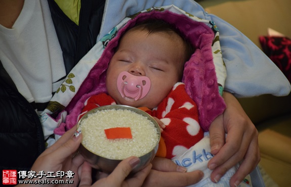 剃胎毛、滿月剃頭、嬰兒剃頭、嬰兒理髮、嬰兒剃髮、嬰兒剃胎毛、嬰兒滿月剃頭、寶寶剃頭、剃胎毛儀式、剃胎毛吉祥話、滿月剃頭儀式、滿月剃頭吉祥話、寶寶剃胎毛、寶寶滿月剃頭理髮、 新竹竹北市剃胎毛、新竹竹北市滿月剃頭、 新竹竹北市嬰兒剃頭剃胎毛、新竹竹北市嬰兒理髮、新竹竹北市嬰兒剃髮、張寶寶(新竹竹北市到府嬰兒寶寶滿月剃頭理髮、免費到府嬰兒剃胎毛儀式吉祥話)。到府剃頭剃胎毛主持、專業拍照、DVD光碟、證書。★購買「臍帶章、肚臍章、胎毛筆刷印章」贈送：剃頭、收涎、抓周，三選一。2017.02.27  照片6